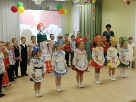 Осенняя прогулка по городу Кирову Осенняя прогулка по городу Кирову.